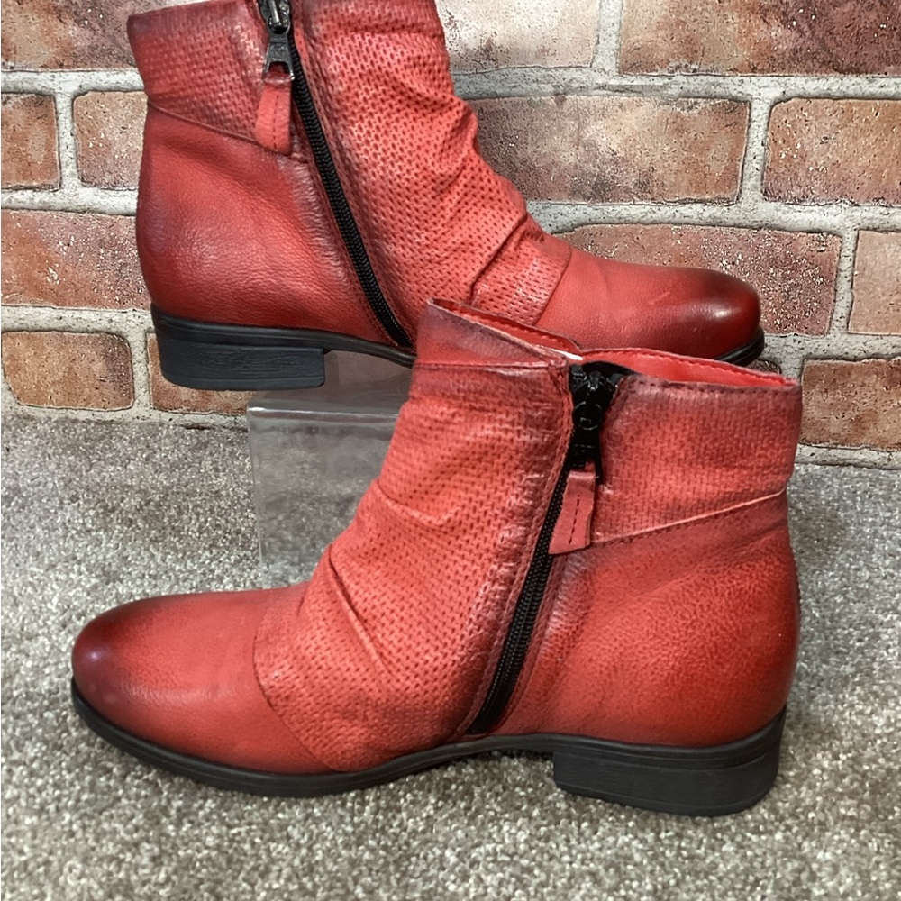 Miz Mooz Sallie womens Scarlet Red Ankle Boots size 38 eu Size 7 -7.5 US - Picture 3 of 5